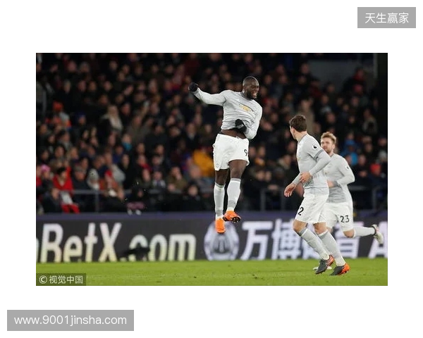 记者:18岁前锋莱西未入选曼联本场名单,阿莫林决定征召舍什科